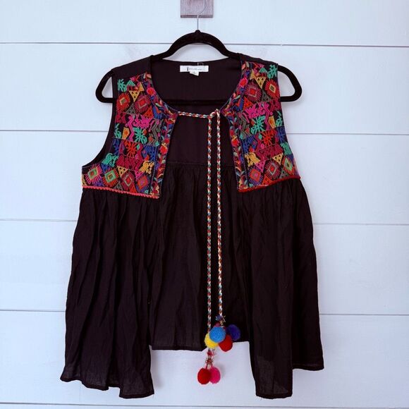 Nylon Apparel Women’s Medium Boutique Aztec Tassel Vest Embroidered Shirt - Picture 1 of 5